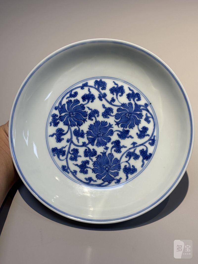    清康熙 青花缠枝花卉纹盘 - 图3